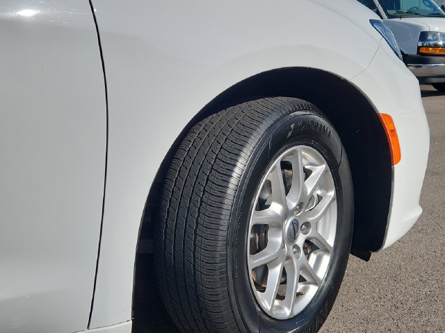 Used 2025 Chrysler Pacifica Select FWD image 19