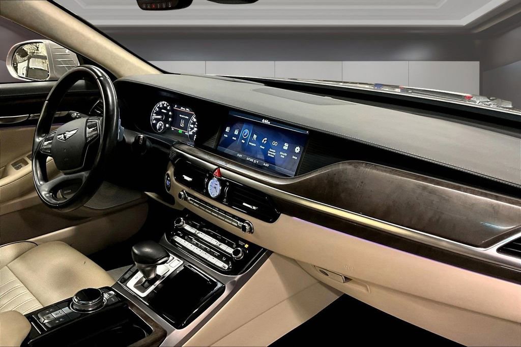 Used 2018 Genesis G90 3.3T Premium image 26