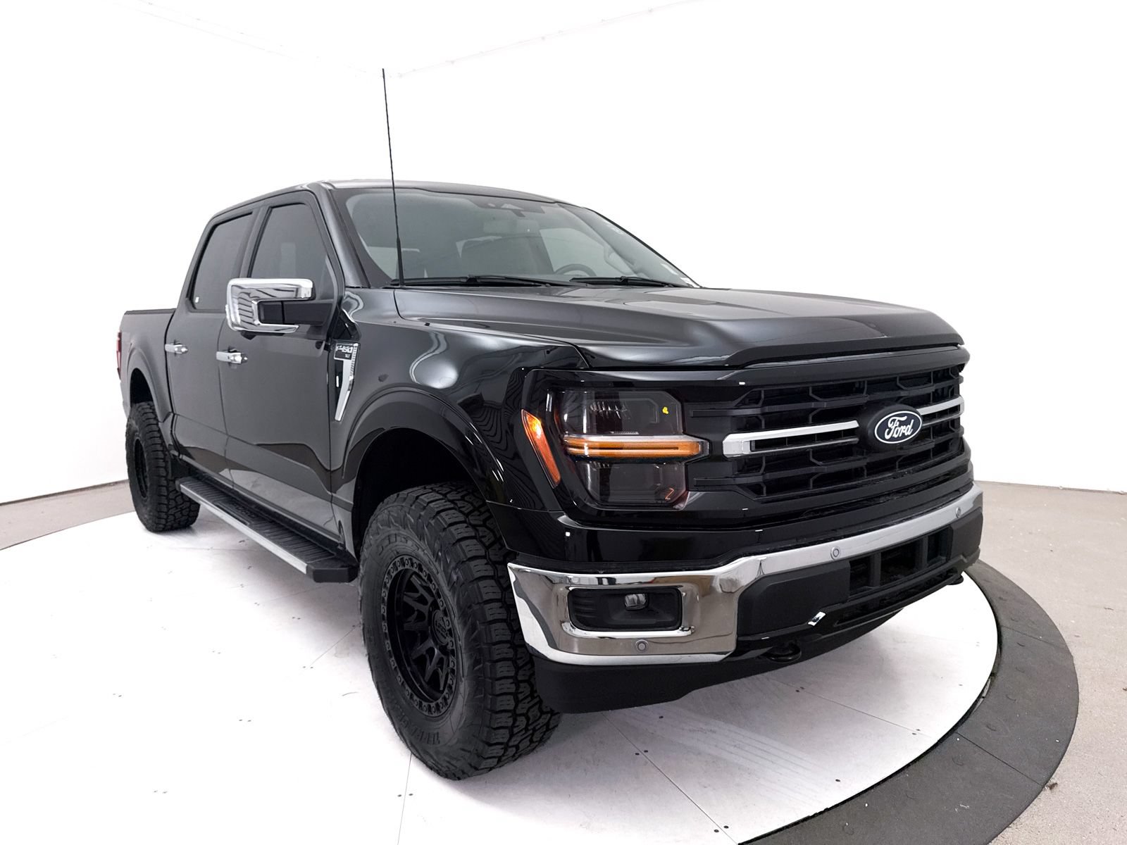 Used 2025 Ford F150 XLT w/ Equipment Group 302A MID AWD/4WD image 11