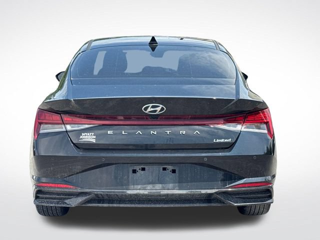 Used 2023 Hyundai Elantra Limited w/ Cargo Package FWD image 4