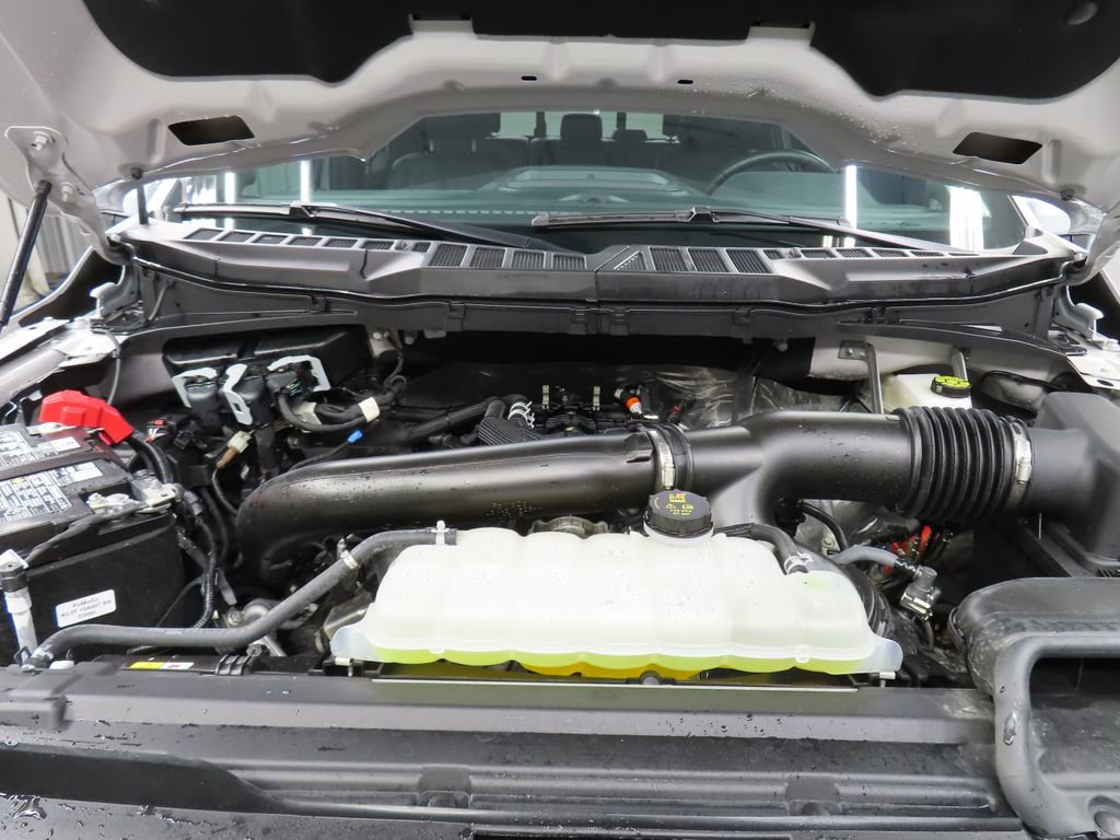 Used 2025 Ford F150 Lariat AWD/4WD image 26