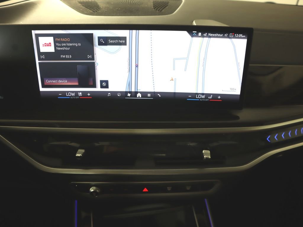 Used 2024 BMW X7 xDrive40i w/ Climate Comfort Package image 12