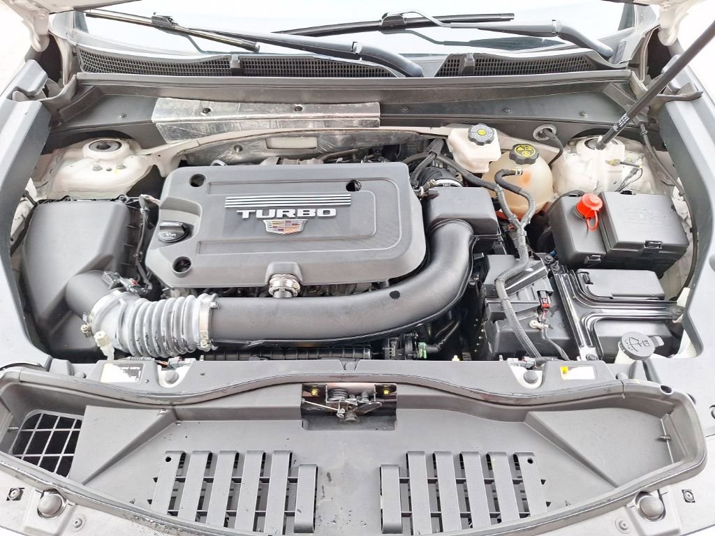 Used 2024 Cadillac XT4 Premium Luxury image 32