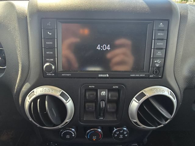 Used 2018 Jeep Wrangler Unlimited Sahara AWD/4WD image 19