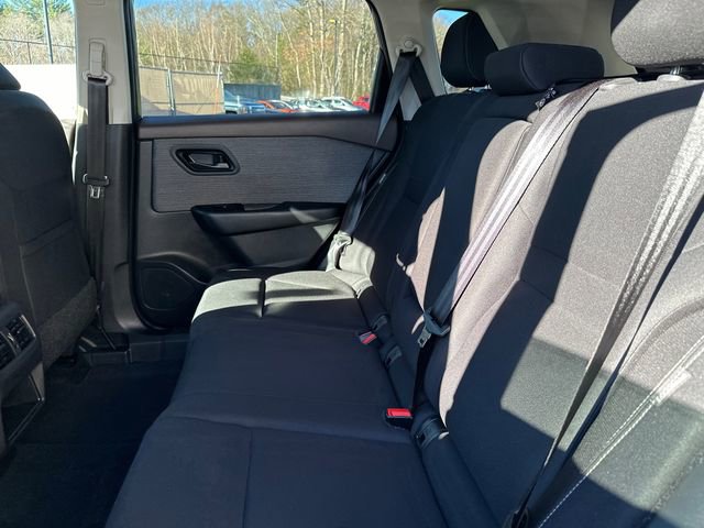 Used 2023 Nissan Rogue S image 17