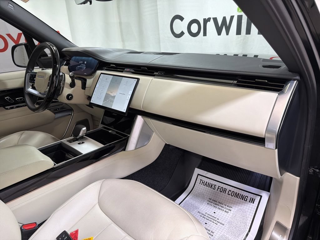 Used 2025 Land Rover Range Rover Autobiography AWD/4WD image 11