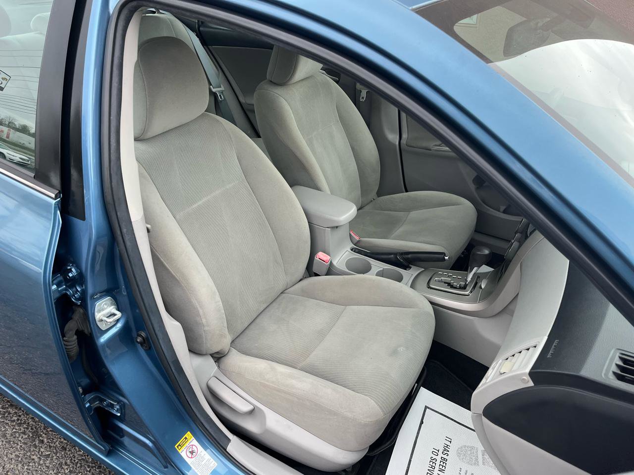 Used 2013 Toyota Corolla LE FWD image 25