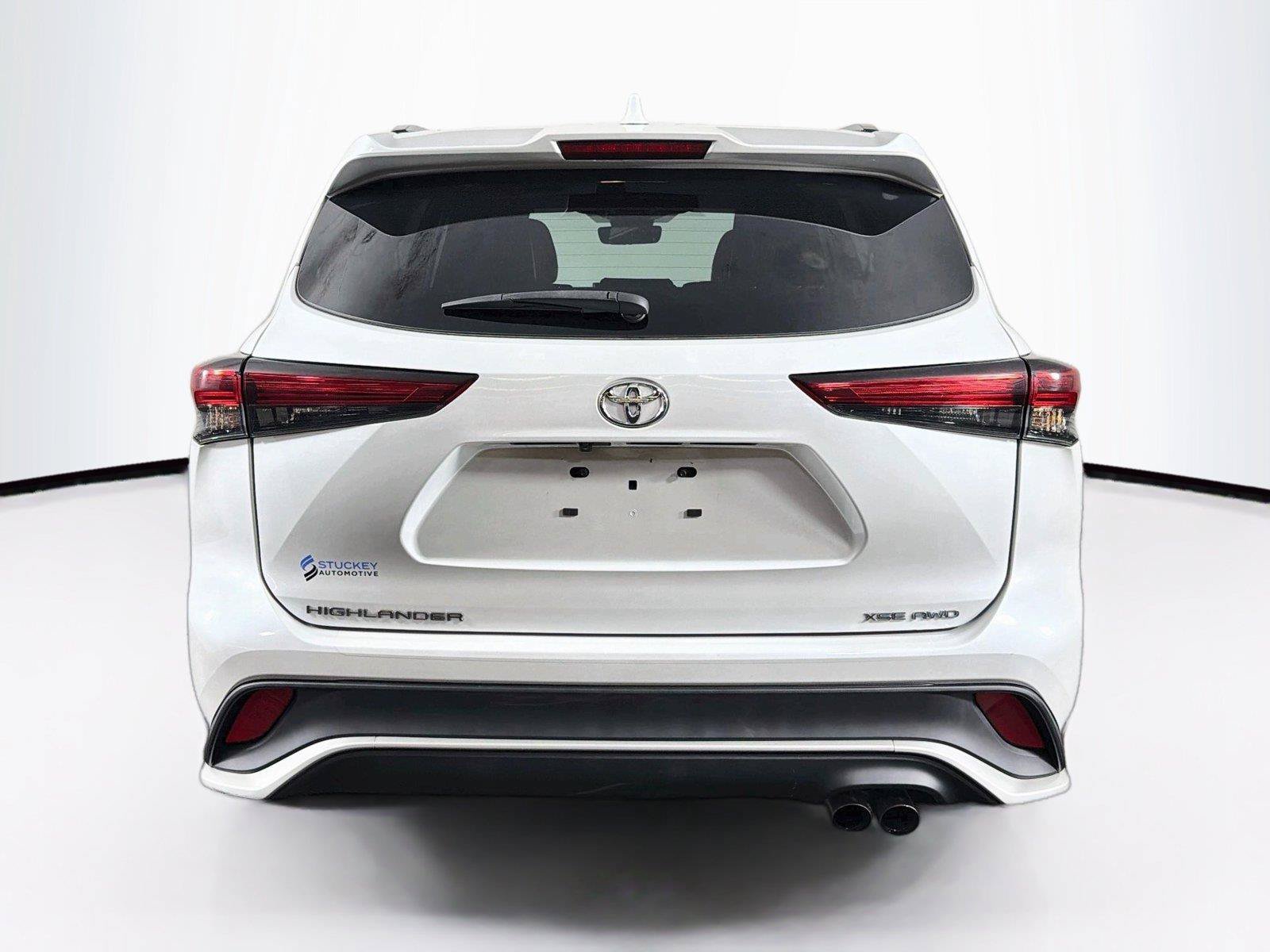Used 2023 Toyota Highlander XSE AWD/4WD image 10