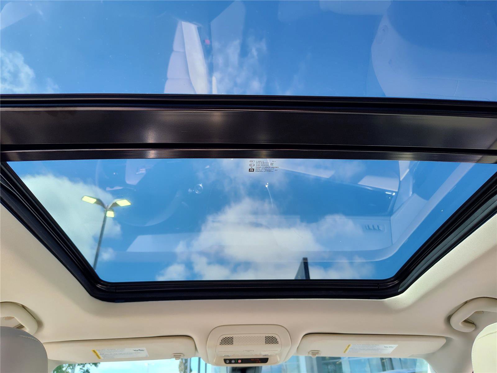 Used 2023 Cadillac XT6 Premium Luxury image 23