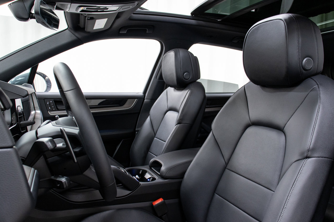 New 2025 Porsche Cayenne image 5