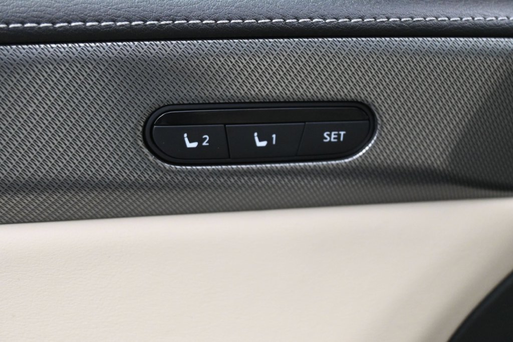 Used 2023 INFINITI QX60 Luxe w/ Performance Audio Package FWD image 5