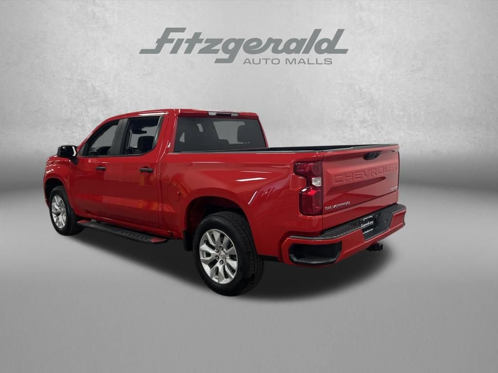 Used 2025 Chevrolet Silverado 1500 Custom image 3