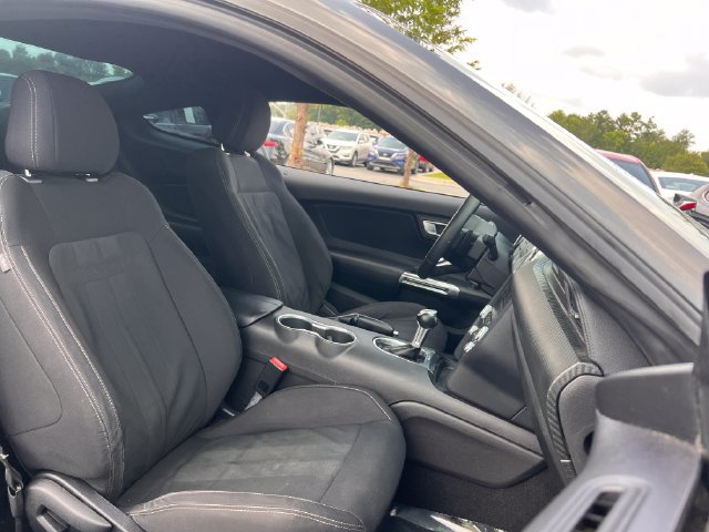 Used 2019 Ford Mustang Coupe RWD image 23