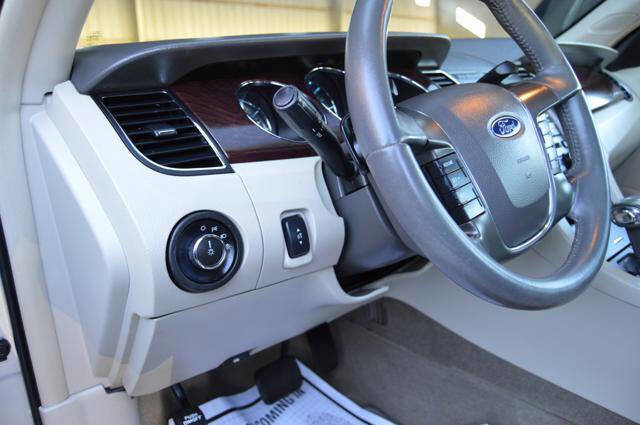 Used 2011 Ford Taurus SEL w/ 201A Rapid Spec Order Code image 27