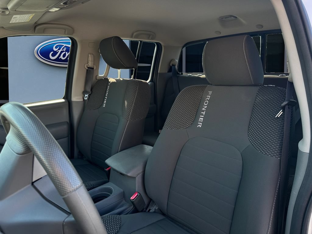 Used 2018 Nissan Frontier SV RWD image 11