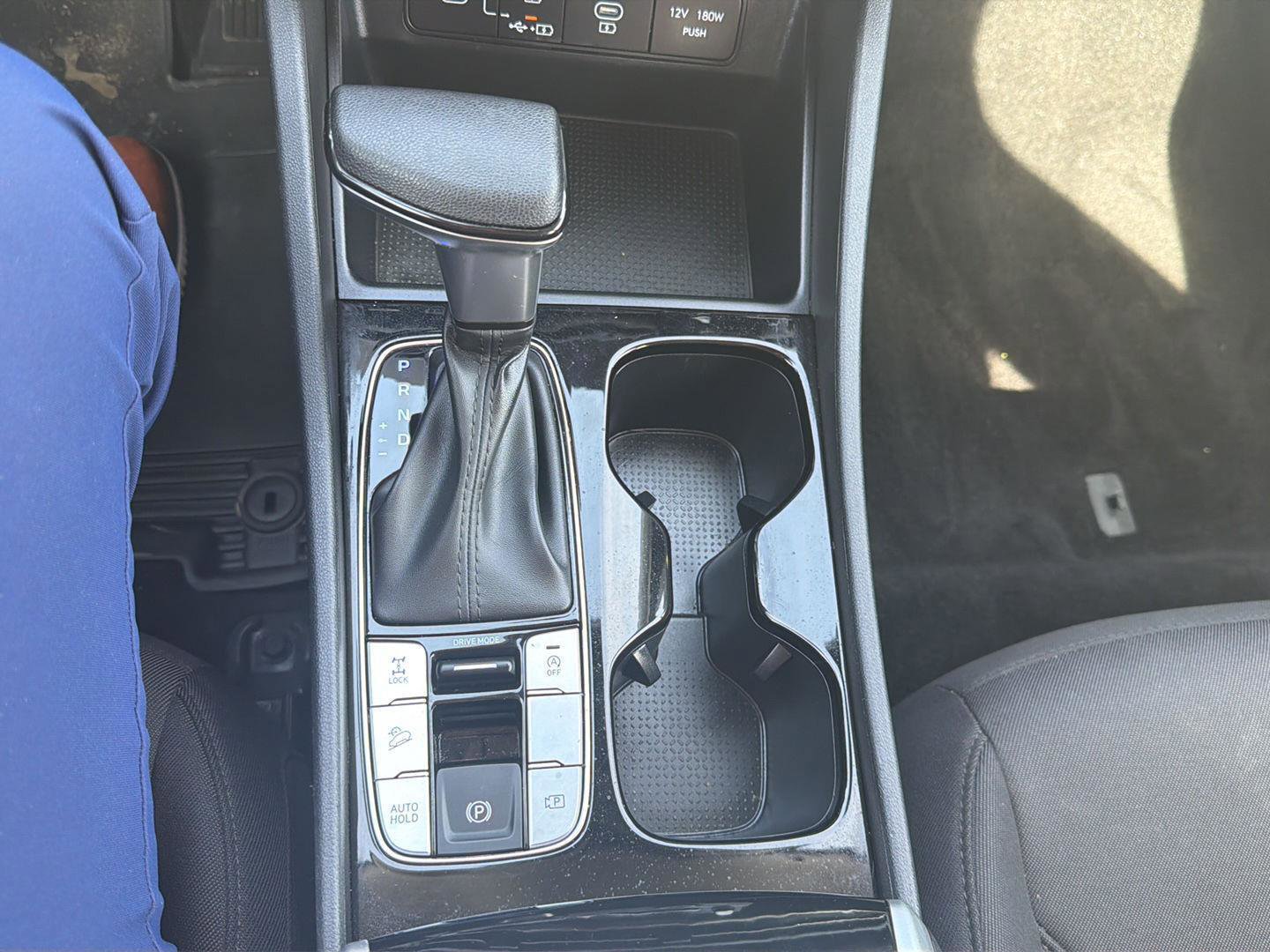 Used 2025 Hyundai Tucson SE image 16