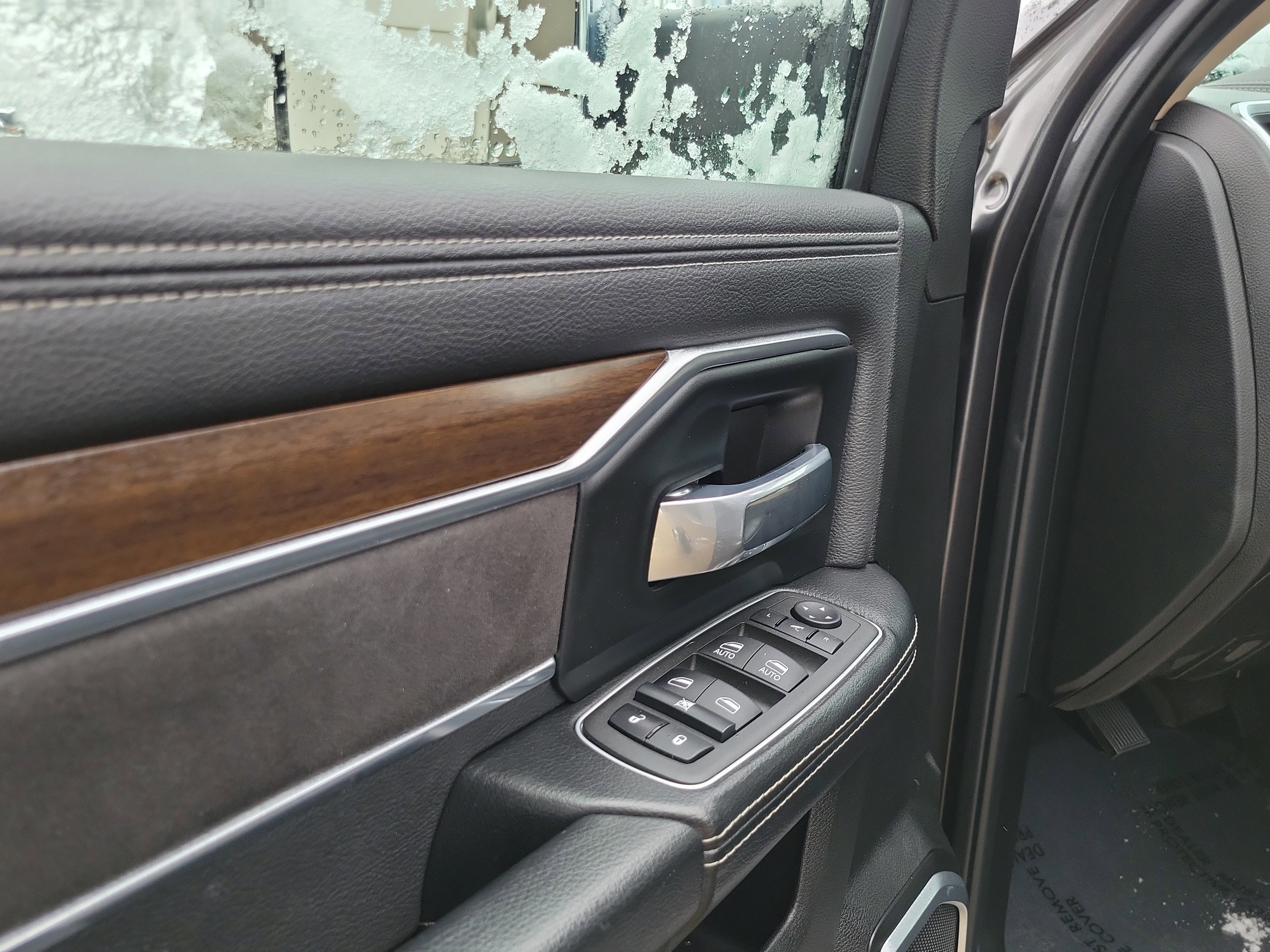 Used 2022 RAM 2500 Laramie w/ Protection Group image 7