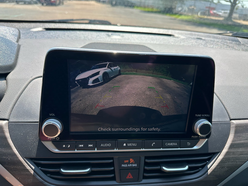 Used 2025 Nissan Altima 2.5 SV FWD image 13
