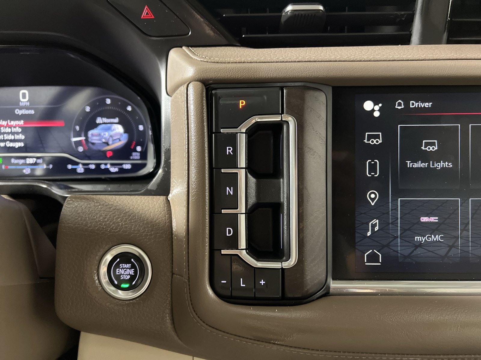 Used 2023 GMC Yukon Denali RWD image 21