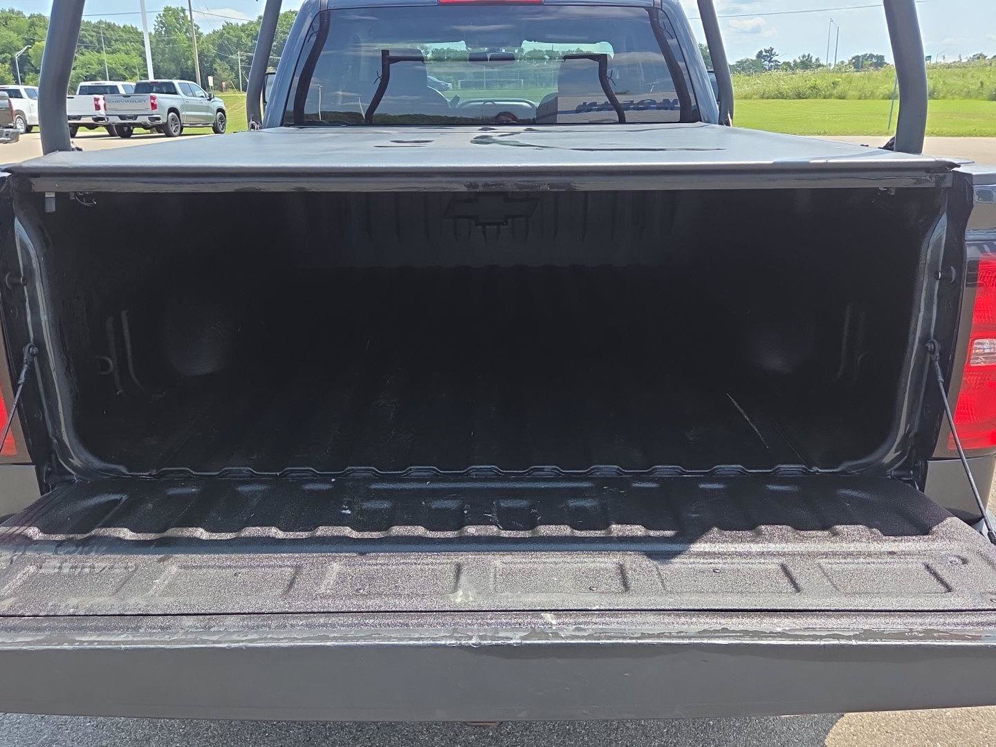 Used 2019 Chevrolet Silverado 1500 LT w/ All Star Edition AWD/4WD image 5