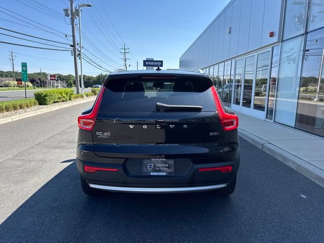 Certified 2025 Volvo XC40 B5 Core AWD/4WD image 4