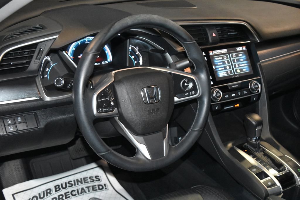 Used 2016 Honda Civic Touring image 2