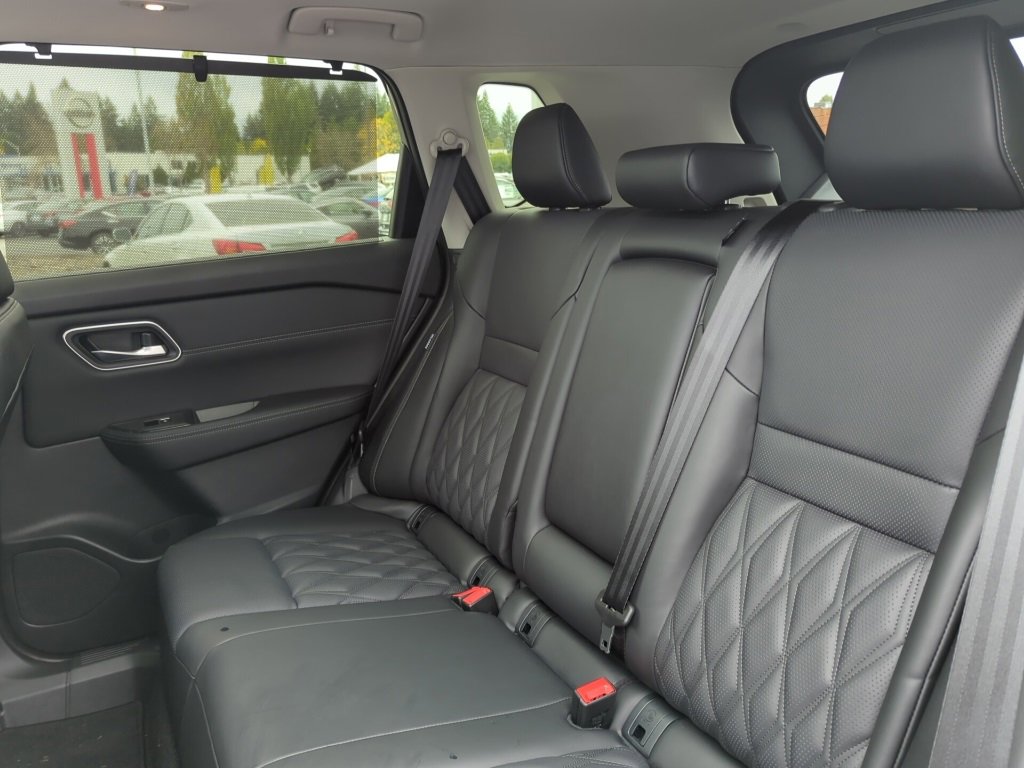 New 2026 Nissan Rogue Platinum image 24