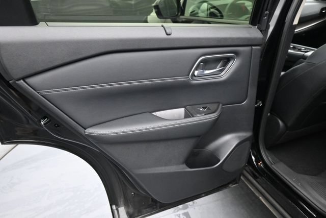 Used 2026 Nissan Rogue Platinum w/ Platinum Premium Package AWD/4WD image 18