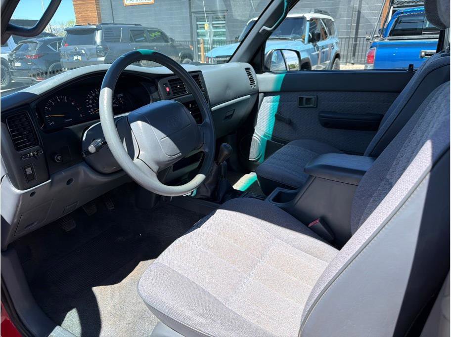 Used 1996 Toyota Tacoma 4x4 Regular Cab image 2