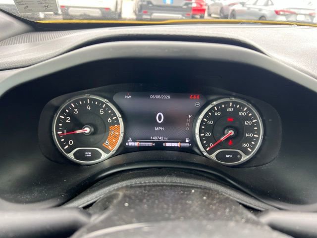 Used 2019 Jeep Renegade Trailhawk w/ LED Lighting Group AWD/4WD image 10