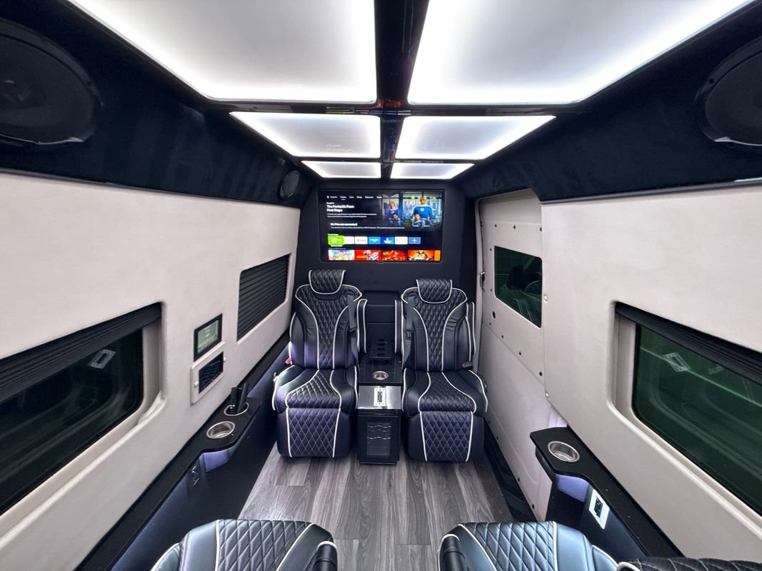 Used 2021 Mercedes-Benz Sprinter 3500 image 35