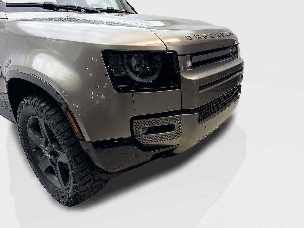 Used 2023 Land Rover Defender 110 X-Dynamic SE AWD/4WD image 17
