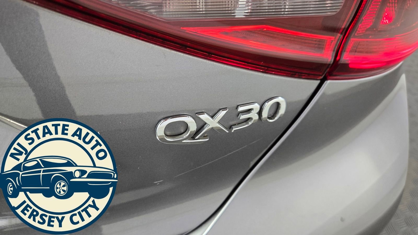 Used 2018 INFINITI QX30 AWD image 30