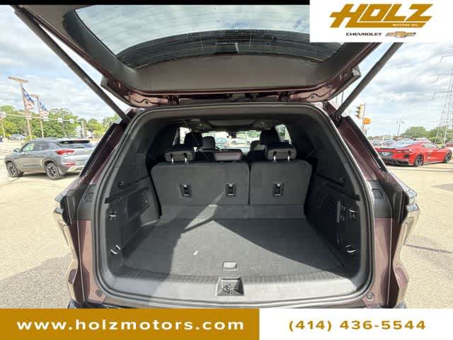 Certified 2025 Chevrolet Traverse RS w/ LPO, Floor Liner Package AWD/4WD image 26