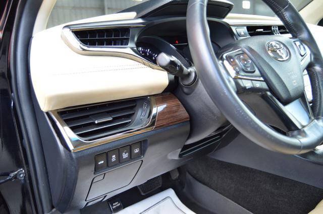 Used 2013 Toyota Avalon Limited FWD image 28