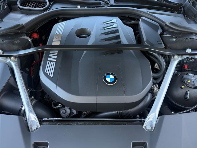 Used 2023 BMW 740i w/ Parking Assistance Package image 30