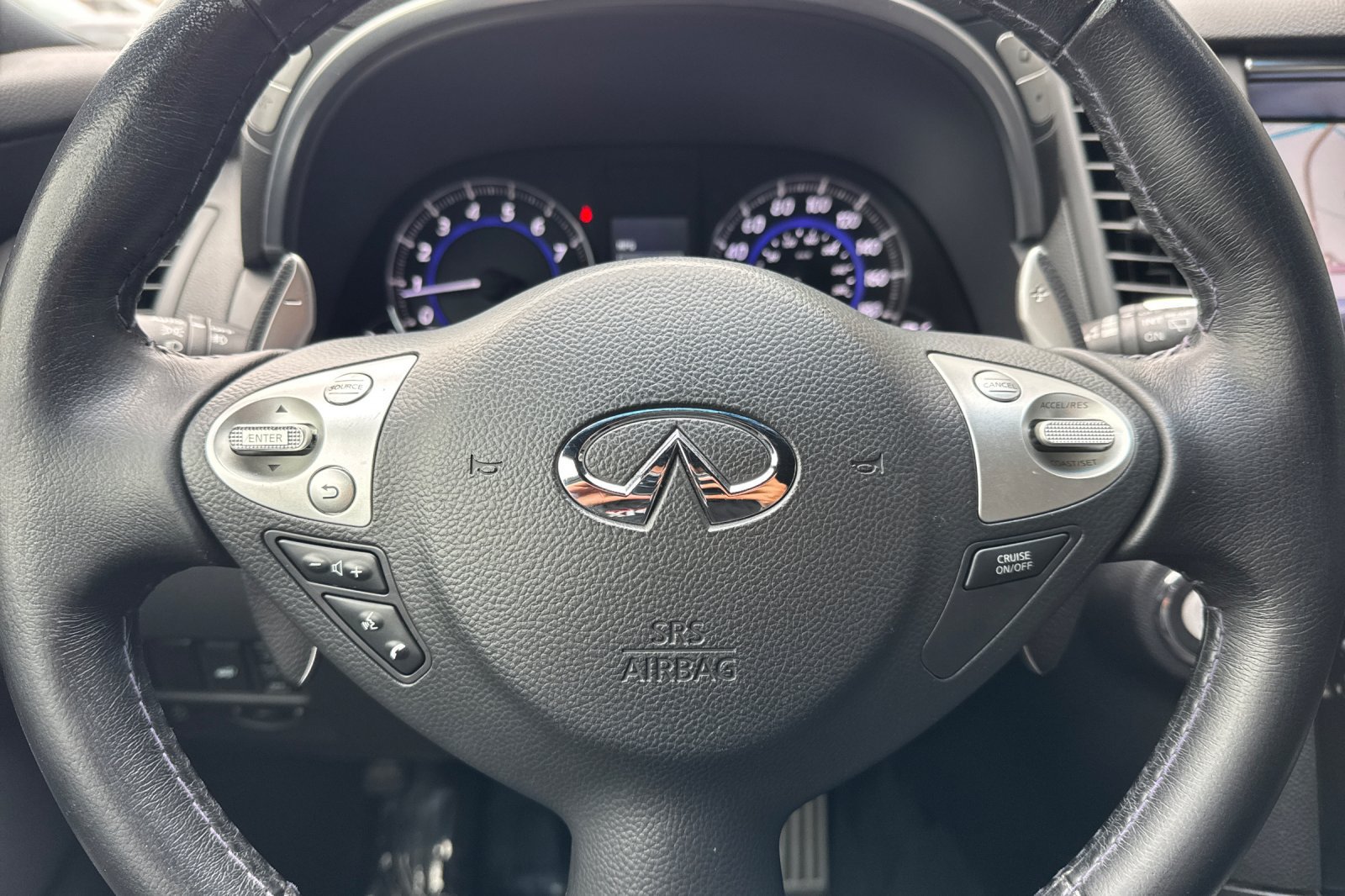 Used 2017 INFINITI QX70 2WD w/ Premium Package image 26