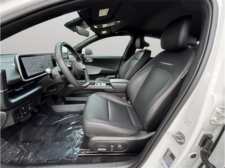 Used 2023 Hyundai Ioniq 6 SEL AWD image 2