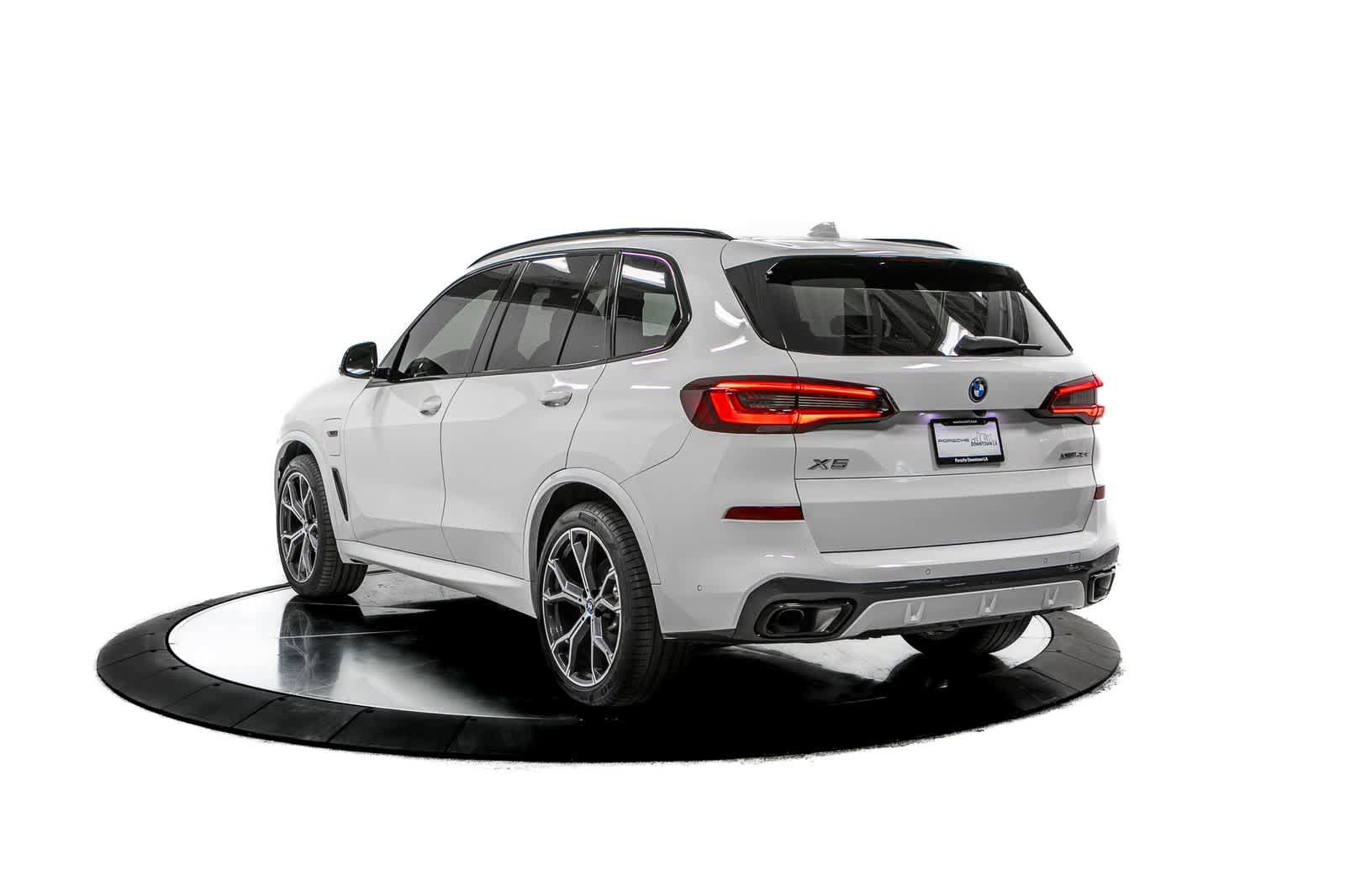 Used 2023 BMW X5 xDrive45e w/ M Sport Package AWD/4WD image 3