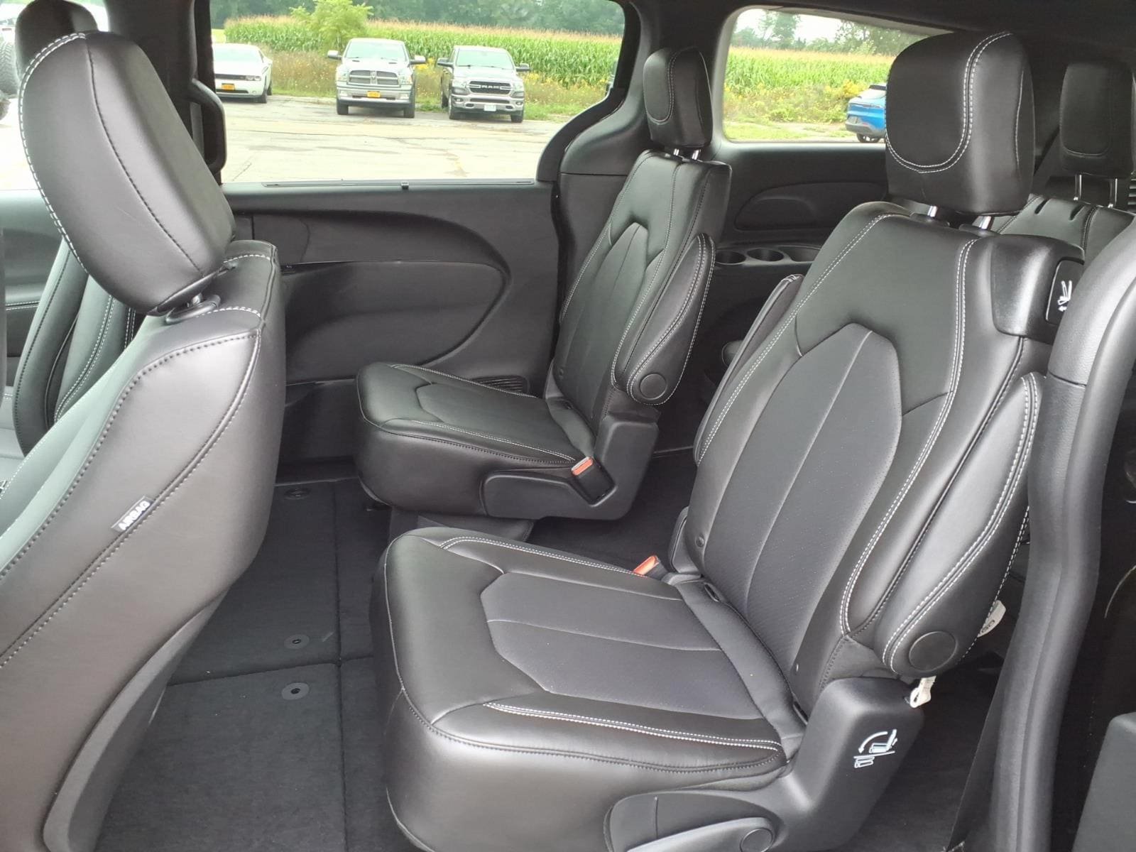 New 2027 Chrysler Pacifica LX FWD image 9