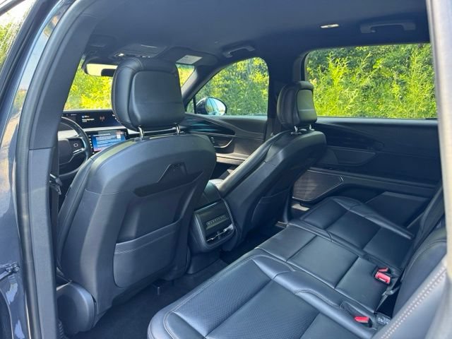 Used 2024 Lincoln Nautilus Hybrid AWD/4WD image 12