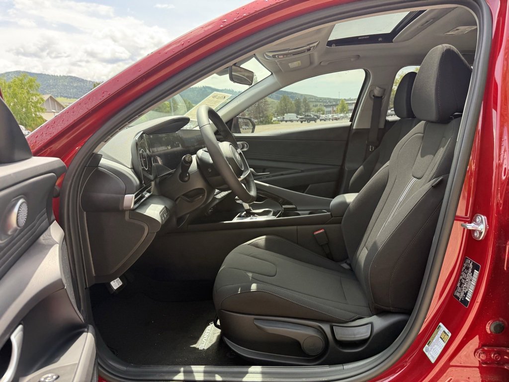 New 2025 Hyundai Elantra SEL w/ Cargo Package image 11