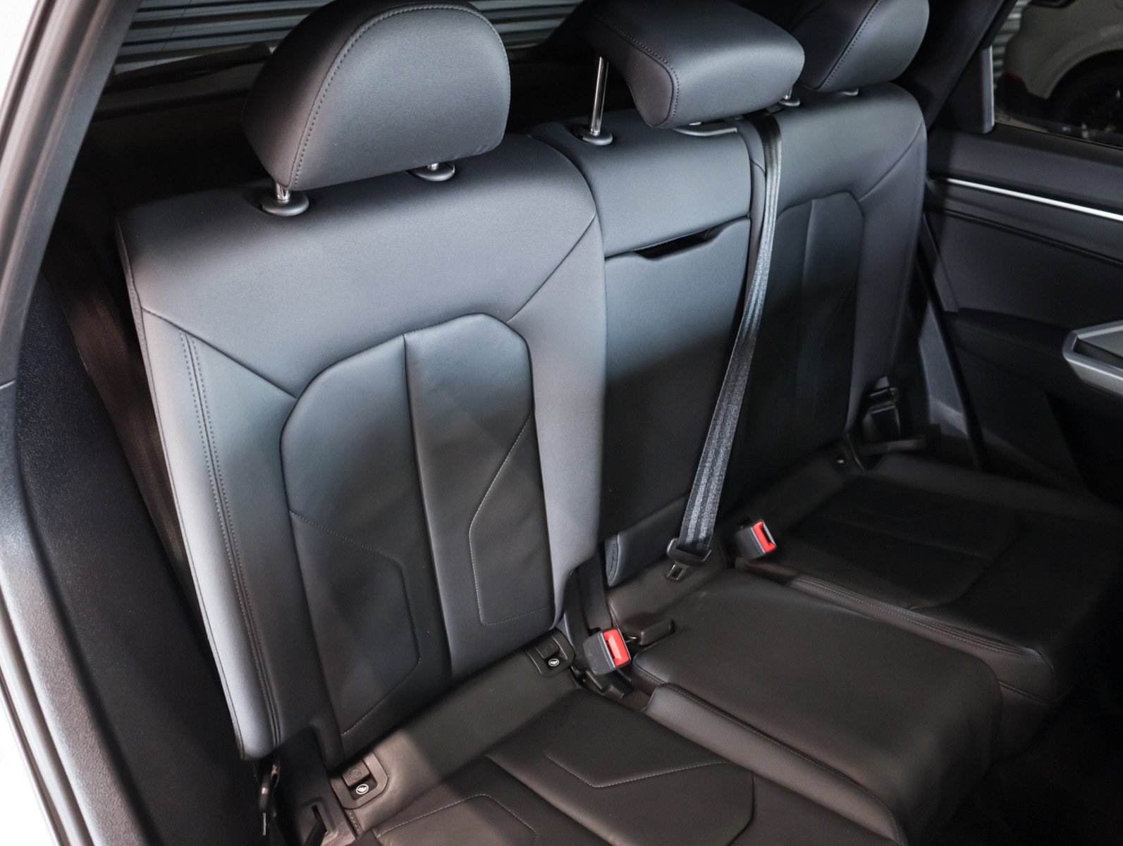 Used 2023 Audi Q3 2.0T Premium w/ Convenience Package AWD/4WD image 11