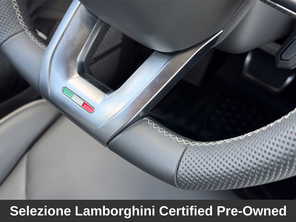 Used 2025 Lamborghini Urus SE AWD/4WD image 34