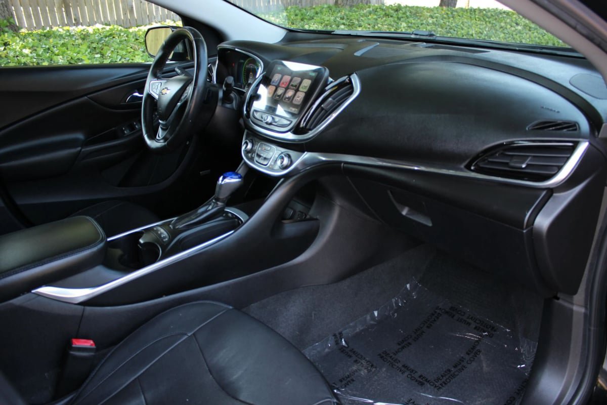Used 2017 Chevrolet Volt Premier FWD image 19