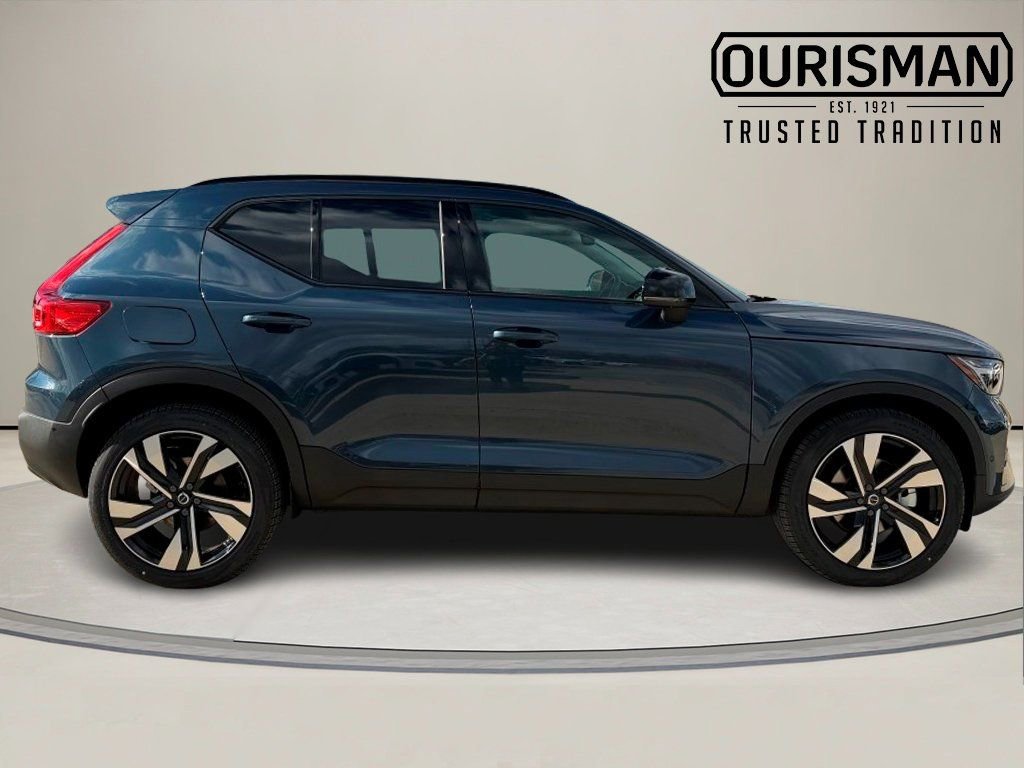 New 2026 Volvo XC40 B5 Ultra w/ Protection Package Premier image 6