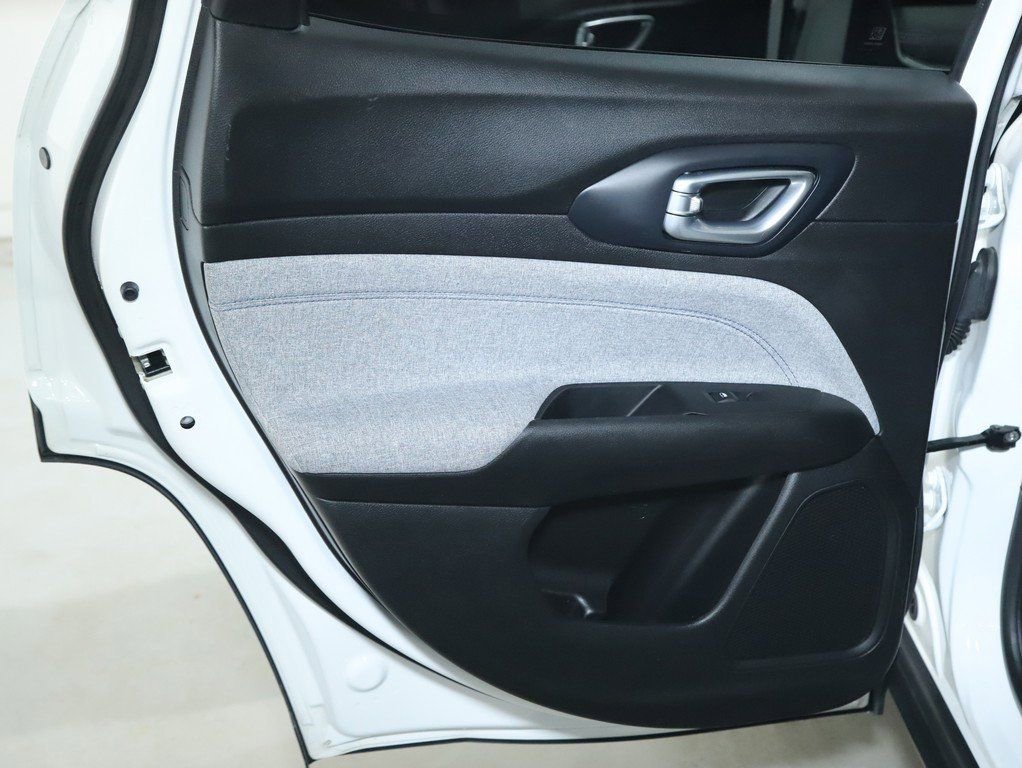 Used 2022 Jeep Compass Latitude AWD/4WD image 13