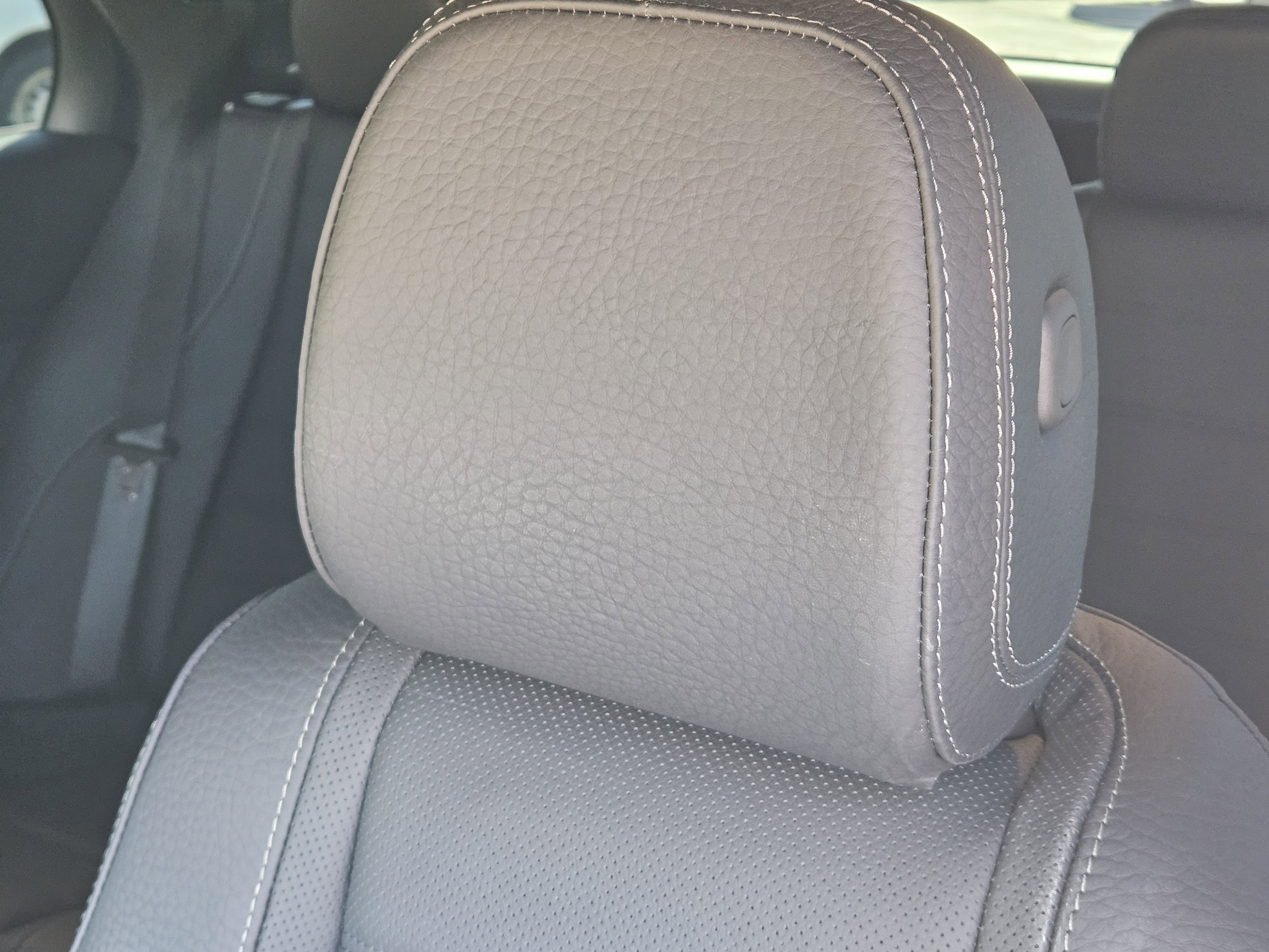 Used 2024 Mercedes-Benz GLE 450 4MATIC image 16