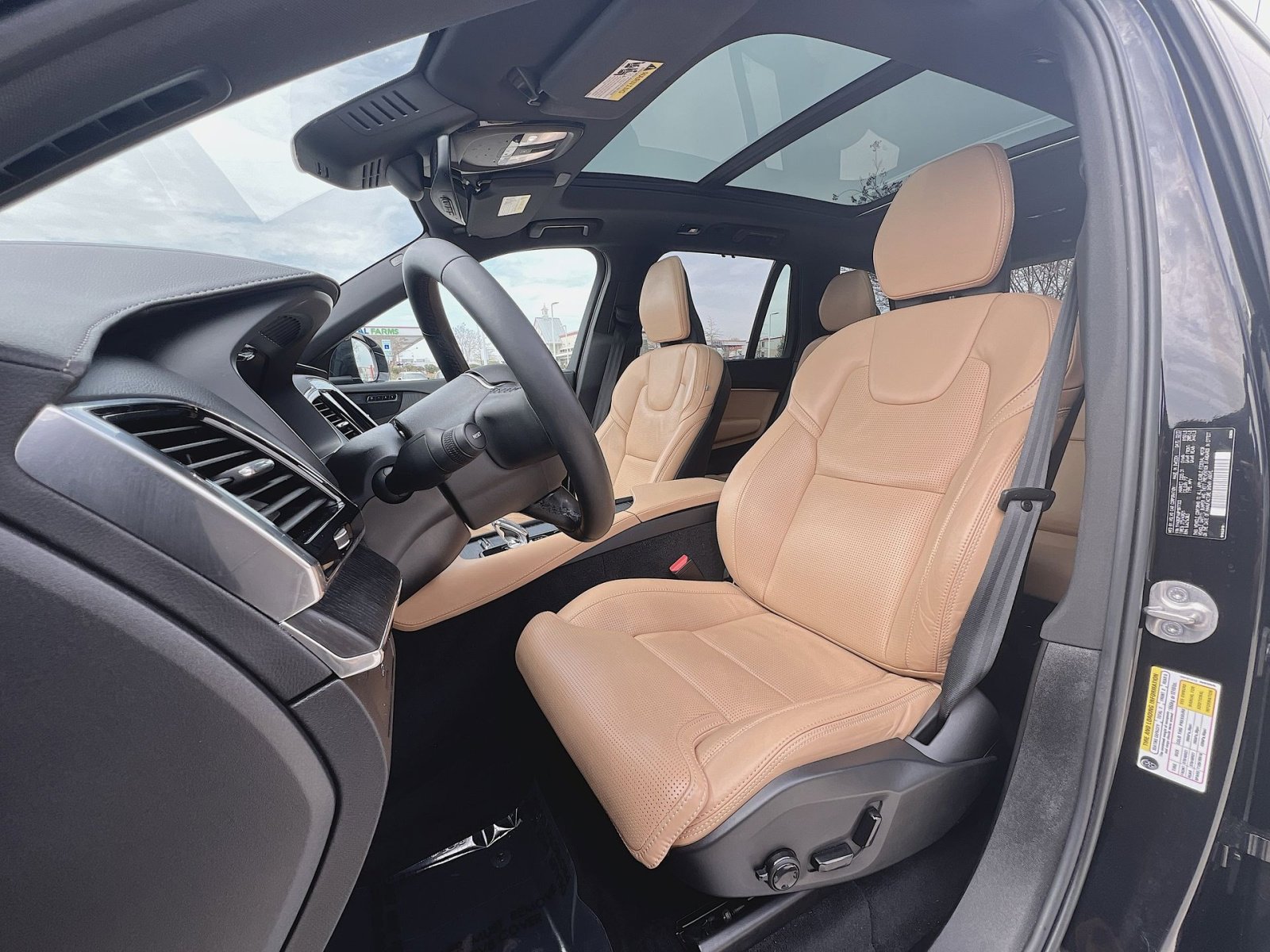 Certified 2023 Volvo XC90 B6 Ultimate w/ Protection Package Premier AWD/4WD image 21