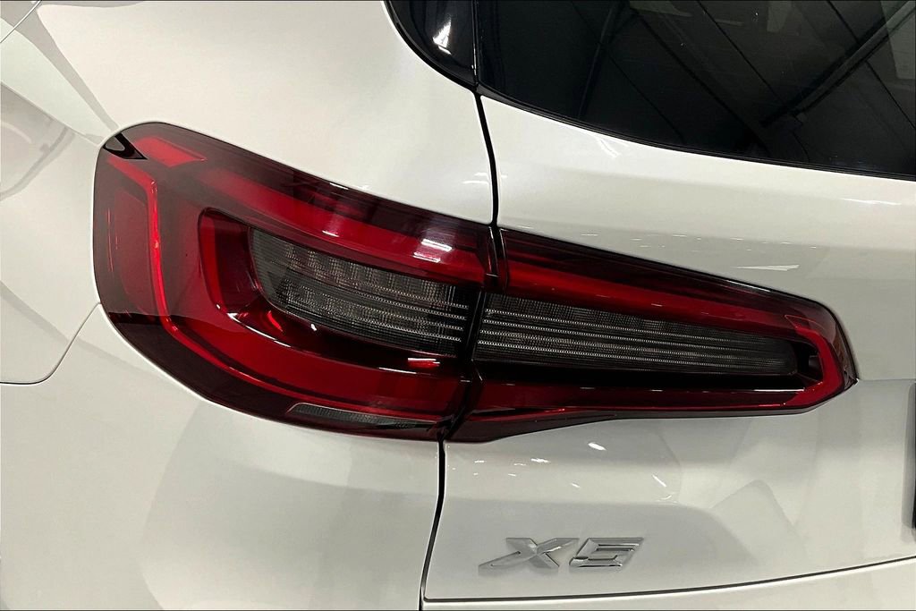 Used 2020 BMW X5 xDrive40i w/ Premium Package image 40